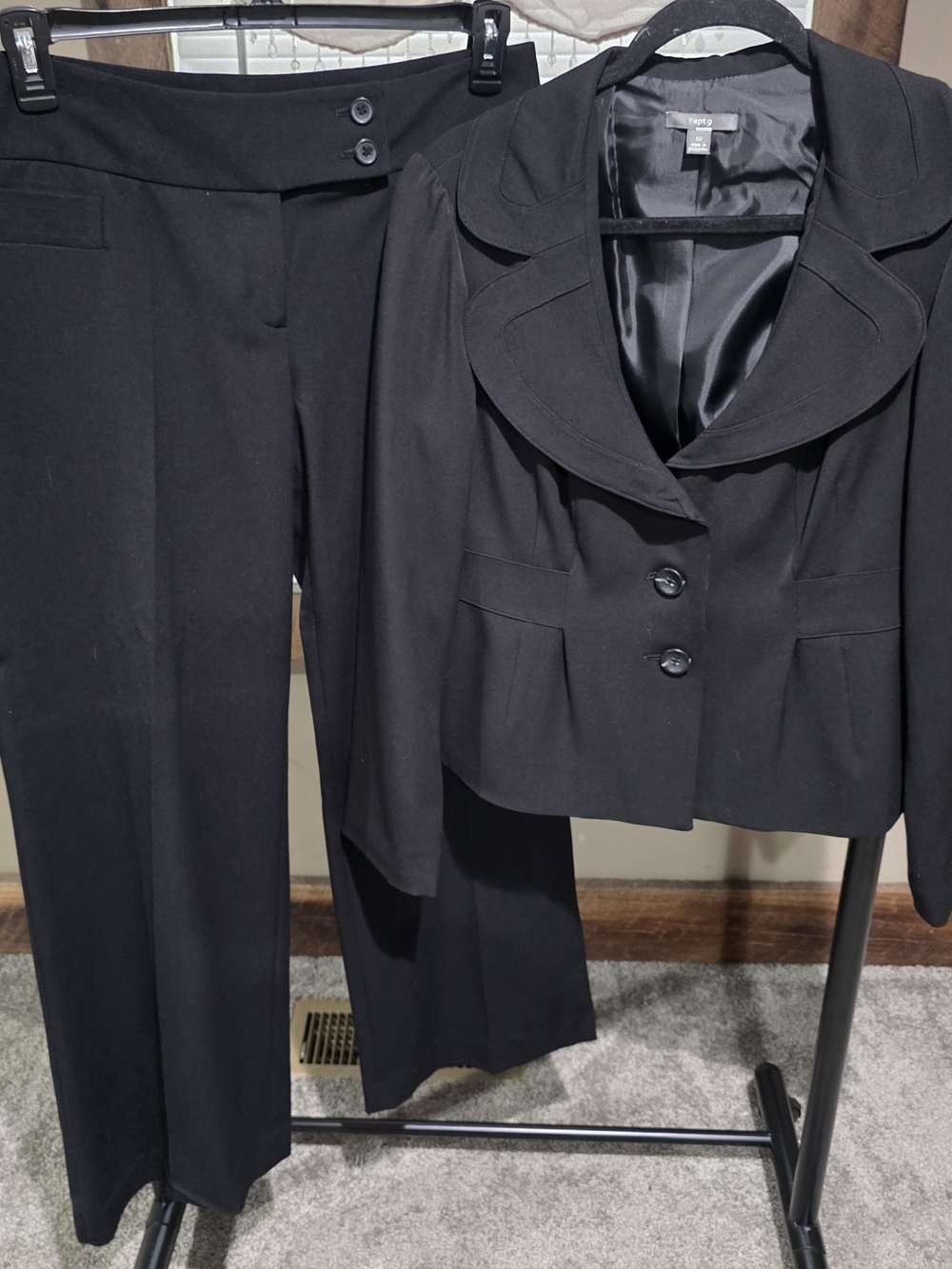 Apt. 9 Black Women's Two-Piece Pant Suit